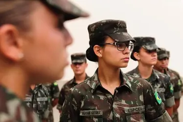 Imagem ilustrativa da imagem Mulheres no Exército: oferta inicial será de 1.500 vagas
