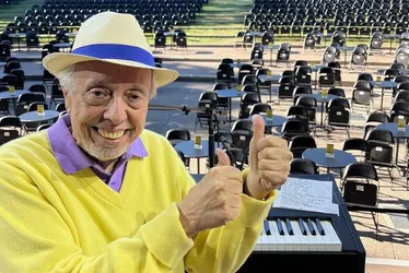 Imagem ilustrativa da imagem Sergio Mendes morreu de insuficiência respiratória, diz imprensa internacional