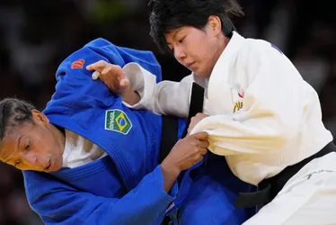 Imagem ilustrativa da imagem OLIMPÍADAS: Entenda a regra polêmica que fez Rafaela Silva perder bronze no judô
