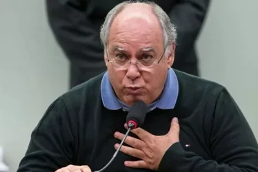 Imagem ilustrativa da imagem PF prende Renato Duque, ex-diretor da Petrobras condenado na Lava Jato