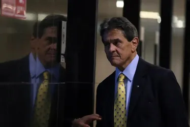 Imagem ilustrativa da imagem STF condena Roberto Jefferson à prisão por atentado a Poderes