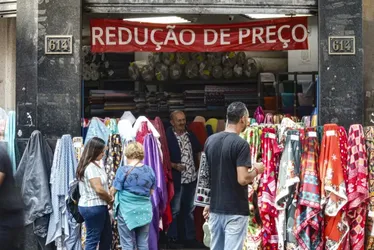 Imagem ilustrativa da imagem PIB do Brasil cresce acima do esperado no 2º trimestre, diz IBGE
