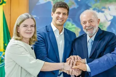 Imagem ilustrativa da imagem PT assimila revés na vice de Campos no Recife de olho em alianças por Boulos e Lula