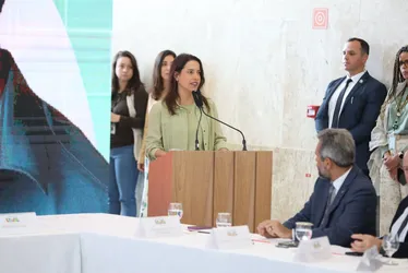 Imagem ilustrativa da imagem Pernambuco garante R$ 1,5 bilhão para obras pelo Novo PAC. BRT e metrô contemplados
