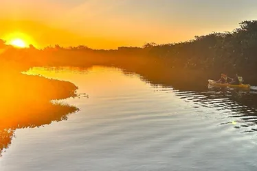 Imagem ilustrativa da imagem Pés na areia e ecoturismo em Itaúnas