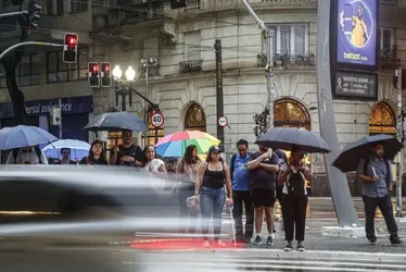 Imagem ilustrativa da imagem Previsão aponta chuva nas Regiões Sul e Sudeste, mas seca continua nas demais áreas