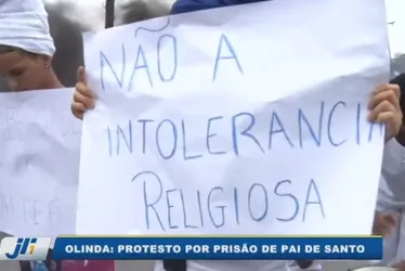 Imagem ilustrativa da imagem Protesto em Olinda clama por liberdade de pai de santo e denuncia racismo religioso