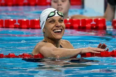 Imagem ilustrativa da imagem Quem é Carol Santiago, paratleta que se tornou maior medalhista de ouro do Brasil