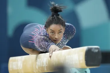 Imagem ilustrativa da imagem Simone Biles defende ginasta americana que perdeu bronze