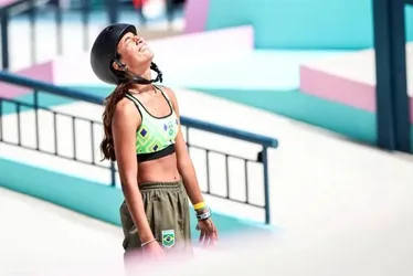 Imagem ilustrativa da imagem Rayssa Leal conquista bronze na última manobra no skate