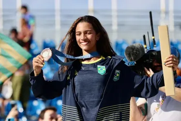 Imagem ilustrativa da imagem Rayssa Leal e Pâmela Rosa avançam à semifinal do Mundial de skate street em Roma