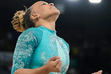 Imagem ilustrativa da imagem Rebeca Andrade conquista medalha de ouro no solo nas Olimpíadas de Paris