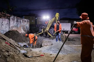 Imagem ilustrativa da imagem Recife investe R$ 2,1 milhões em pavimentação e drenagem no Cordeiro