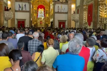 Imagem ilustrativa da imagem Recife veste-se de amarelo para celebrar Nossa Senhora do Carmo