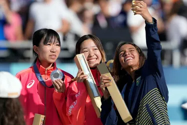 Imagem ilustrativa da imagem Saiba o que tem dentro da caixa misteriosa que os medalhistas ganham no pódio