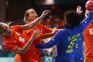 Imagem ilustrativa da imagem Seleção feminina de handebol perde a 3ª seguida e fica em situação delicada