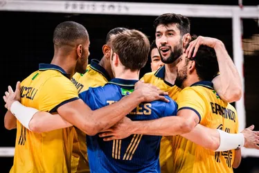 Imagem ilustrativa da imagem Seleção masculina de vôlei atropela Egito e se classifica em Paris