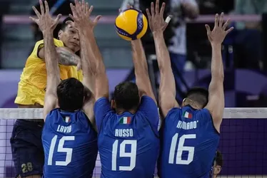 Imagem ilustrativa da imagem Seleção masculina de vôlei perde da Itália em estreia na Olimpíada de Paris-2024