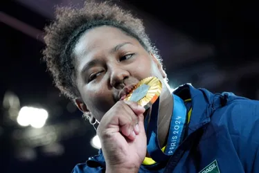 Imagem ilustrativa da imagem Lula assina MP que isenta medalhistas de imposto por premiação olímpica