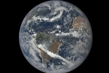 Imagem ilustrativa da imagem Telescópio da Nasa capta imagens de fumaça de incêndios sobre o Brasil