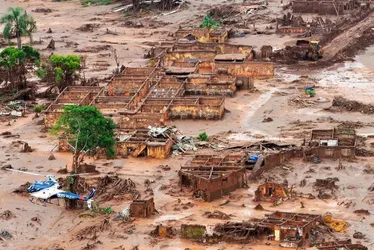 Imagem ilustrativa da imagem Vale faz acordo e deixa processo sobre caso Samarco no Reino Unido