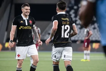 Imagem ilustrativa da imagem Vasco vence clássico e deixa Fluminense na zona de rebaixamento do Brasileirão