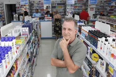 Imagem ilustrativa da imagem “Vendi picolé, fui faxineiro e hoje tenho 26 farmácias”, diz empresário