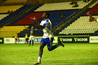 Imagem ilustrativa da imagem Vitória vence clássico contra o Rio Branco e assume a liderança