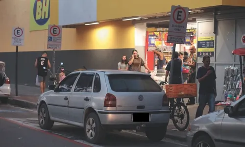 
          Imagem ilustrativa da imagem 2.828 motoristas multados por estacionar em vagas de idosos
          