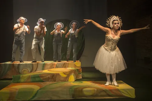
          Imagem ilustrativa da imagem 4 espetáculos para encerrar o Festival de Teatro com chave de ouro
          