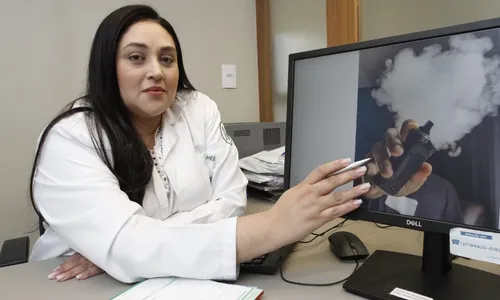 
          Imagem ilustrativa da imagem Adolescentes buscam ajuda para se livrar do vício em cigarro eletrônico
          