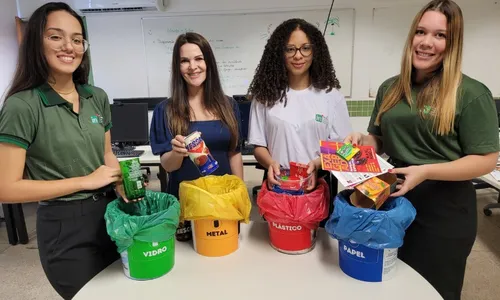 
          Imagem ilustrativa da imagem Alunas criam projeto inovador de reciclagem
          