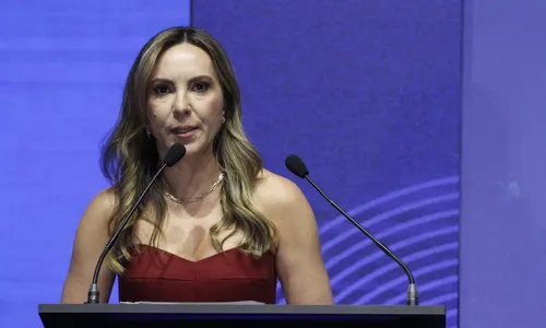 
          Imagem ilustrativa da imagem Anúncio em Vitória: Pazolini bate o martelo sobre vice
          