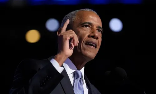 
          Imagem ilustrativa da imagem Ao coro de "sim, ela pode", Obama diz que EUA estão prontos para Kamala
          