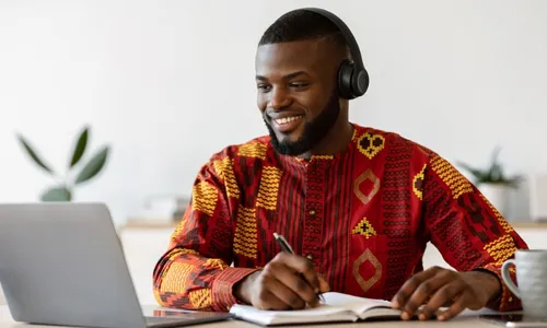 
          Imagem ilustrativa da imagem Aprender novo idioma pode retardar o Alzheimer em cinco anos
          