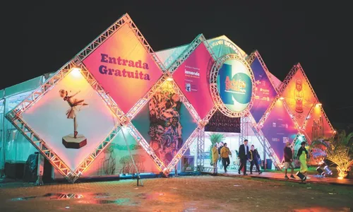 
          Imagem ilustrativa da imagem ArteSanto: feira com artesanato de 11 estados
          