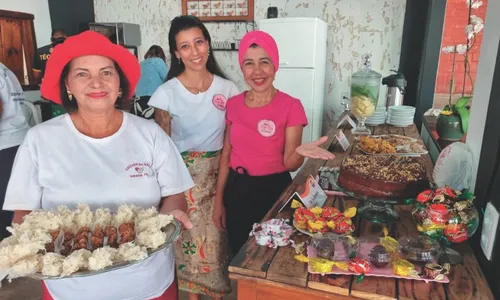 
          Imagem ilustrativa da imagem Até cachorro-quente e comida japonesa feita de moqueca
          
