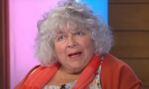 
          Imagem ilustrativa da imagem Atriz de Harry Potter relata problemas de saúde: 'Todos os tipos de assistência'
          