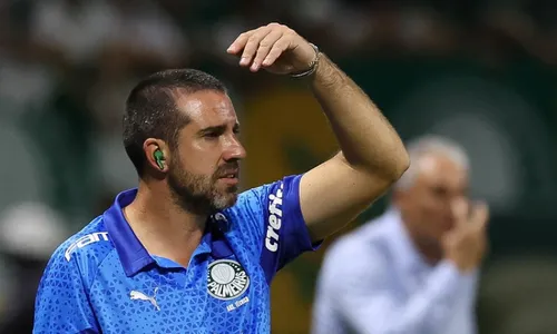 
          Imagem ilustrativa da imagem Auxiliar do Palmeiras elege juiz como o vilão em eliminação para o Flamengo
          