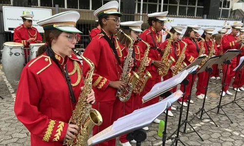 
          Imagem ilustrativa da imagem Bandas e fanfarras agitam Venda Nova
          