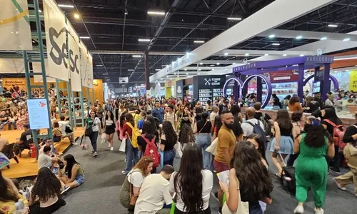 
          Imagem ilustrativa da imagem Bienal: 3º dia debate a mulher no mercado de trabalho, Harry Potter e ex-BBB's
          