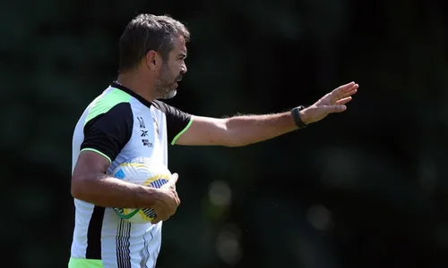 
          Imagem ilustrativa da imagem Botafogo leva moral elevado a Salvador para defender a liderança do Brasileirão
          