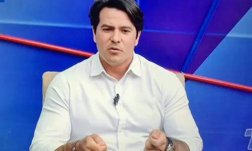 
          Imagem ilustrativa da imagem Botelho: a caneta está na mão, mas falta tinta para resolver os problemas de Olinda
          