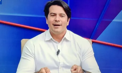 
          Imagem ilustrativa da imagem Botelho: a caneta está na mão, mas falta tinta para resolver os problemas de Olinda
          