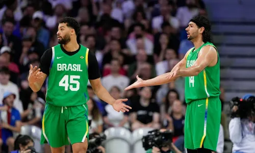 
          Imagem ilustrativa da imagem Brasil desperdiça vantagem no basquete e leva virada da França em volta à Olimpíada
          