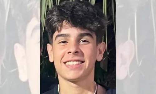 
          Imagem ilustrativa da imagem Brasileiro cai de prédio e morre durante viagem de formatura em Bariloche
          