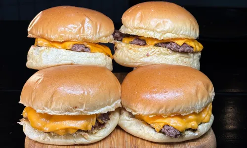 
          Imagem ilustrativa da imagem Cardápio temático e atrações para todos os públicos: novidades das hamburguerias
          