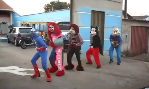 
          Imagem ilustrativa da imagem Carreta Furacão é condenada a pagar R$ 70 mil por usar 'Fofão' em apresentações
          