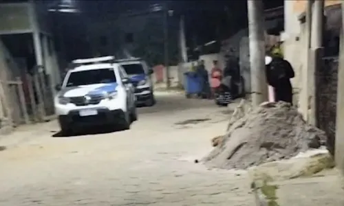 
          Imagem ilustrativa da imagem Casa é invadida e jovem é assassinado a tiros em Linhares
          