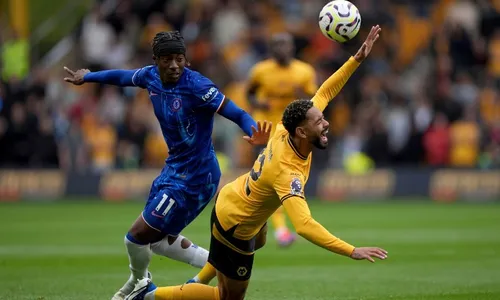 
          Imagem ilustrativa da imagem Chelsea ganha a 1ª no Inglês ao golear os Wolves por 6 a 2, com 3 gols de Madueke
          
